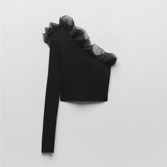 CROPTOP - Picture 7 of 11